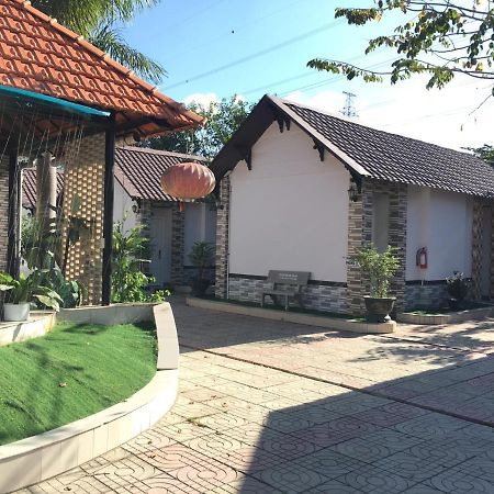 Aparthotel Nha Nghi Tran Duc Phú Mỹ Exterior foto