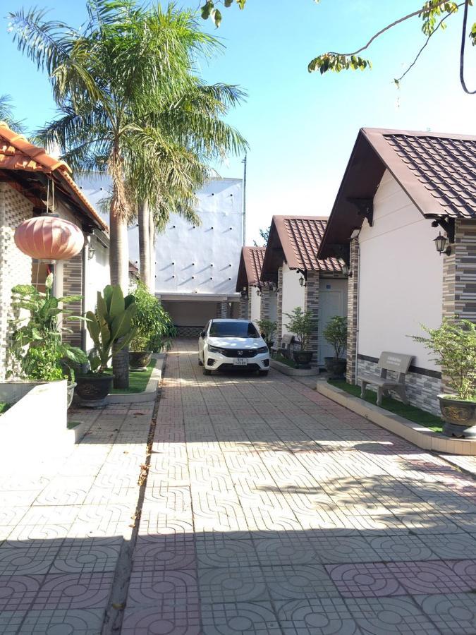 Aparthotel Nha Nghi Tran Duc Phú Mỹ Exterior foto