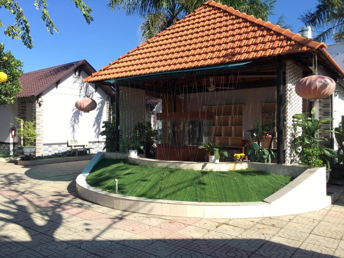 Aparthotel Nha Nghi Tran Duc Phú Mỹ Exterior foto