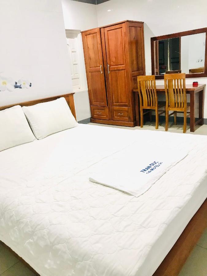 Aparthotel Nha Nghi Tran Duc Phú Mỹ Exterior foto